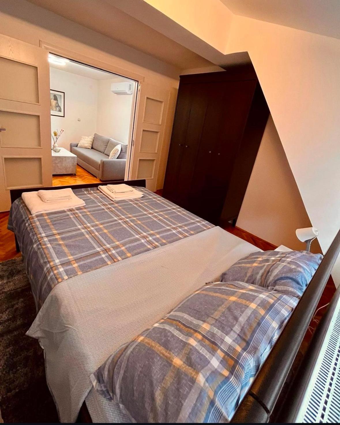 Dekster Apartment