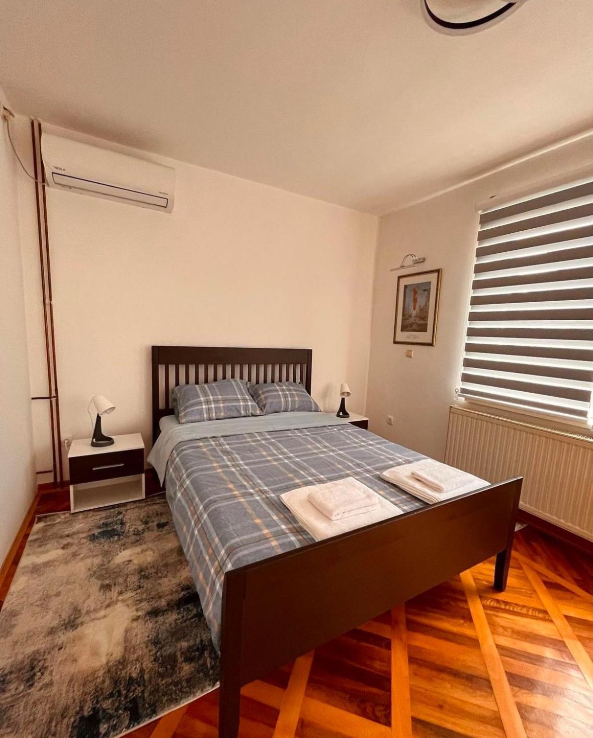 Apartment Dekster *
